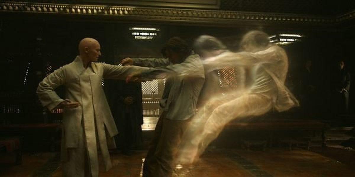 ancient-one-knocks-doctor-strange-out-of-his-body-croppedv1-4523710
