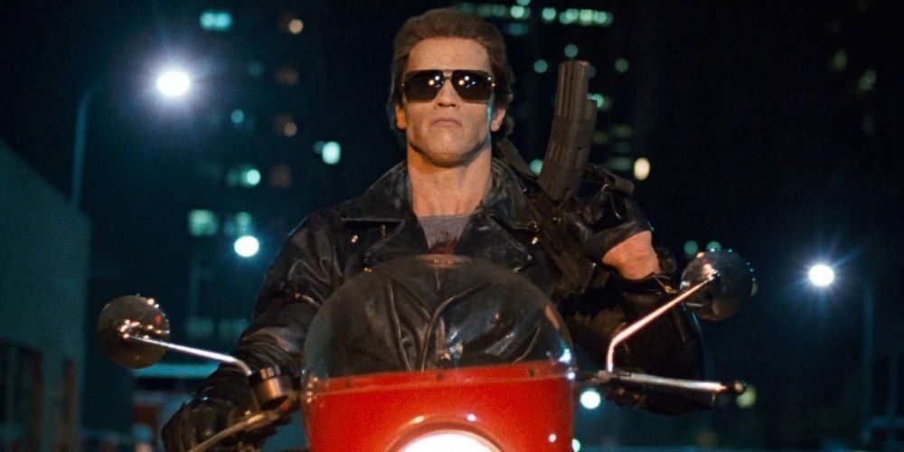 arnold-schwarzenegger-as-the-t-800-riding-a-motorcycle-in-the-terminator-5469192