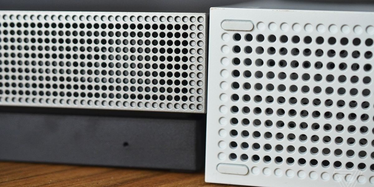 back-of-the-xbox-one-x-beside-the-back-of-the-series-s-cropped-7563011