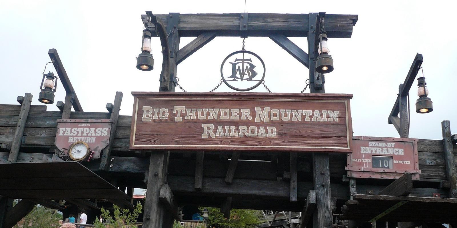 big-thunder-mountain-entrance-cropped-5059553